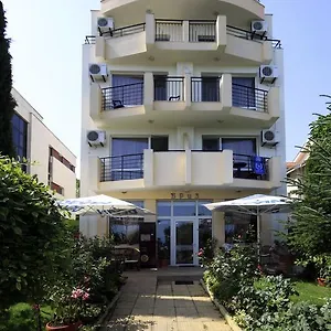 hotel-briz.sozopol-hotels.com/